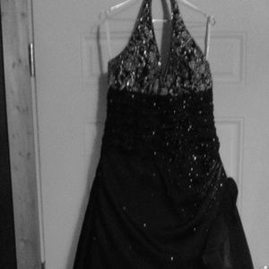 bEAUTIFUL fORMAL DRESS